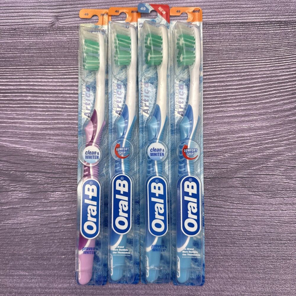 4 LOT Oral-B Advantage ARTICA Medium 35 Small Toothbrush (49) Indicator Bristles